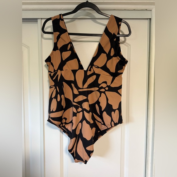 NWOT Sofia Vergara Sofia Carmen Plunge One Piece Bathing Suit - Picture 5 of 7